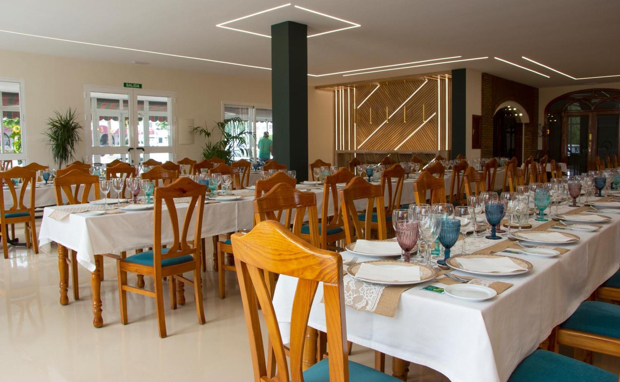 Hostal Restaurante El Cary Montemayor Extérieur photo