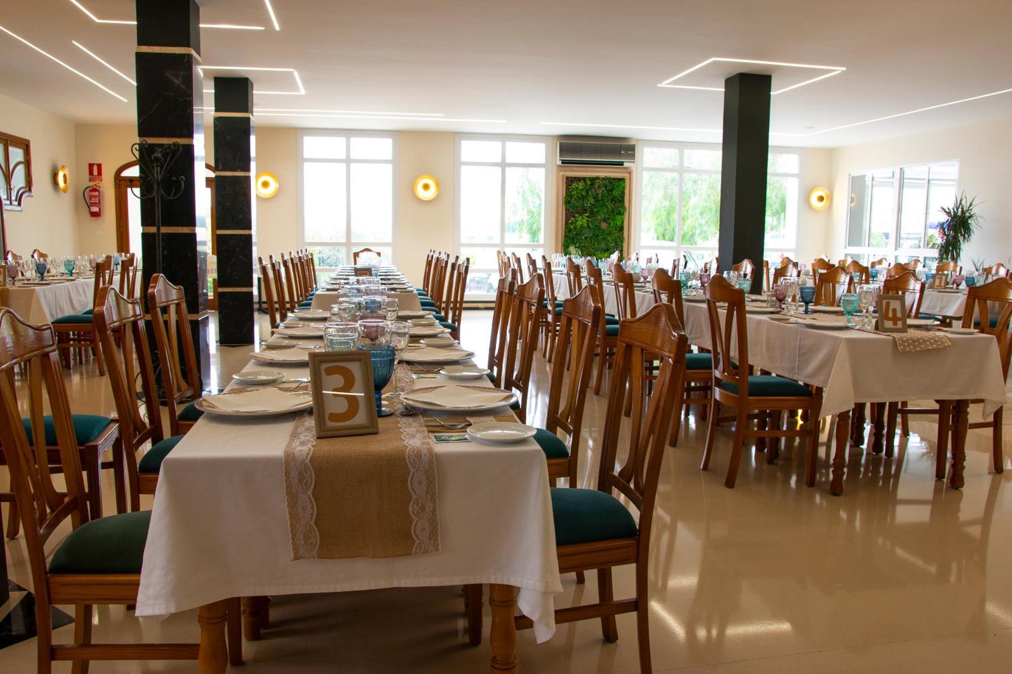 Hostal Restaurante El Cary Montemayor Extérieur photo